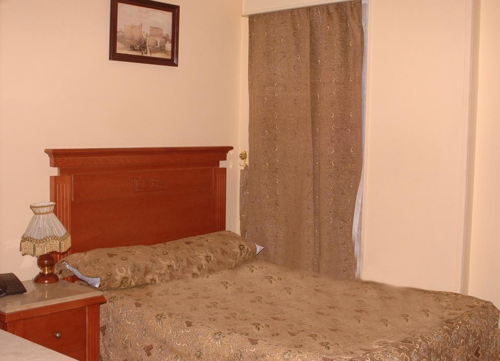 Tiba Pyramids Hotel Giza Chambre photo